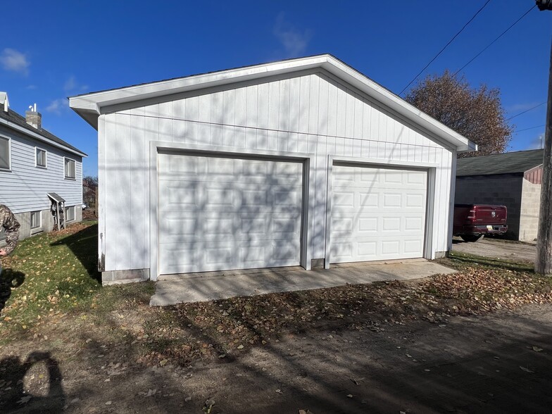 More Photos Of 321 W John St, Newberry Religious Facility For Sale