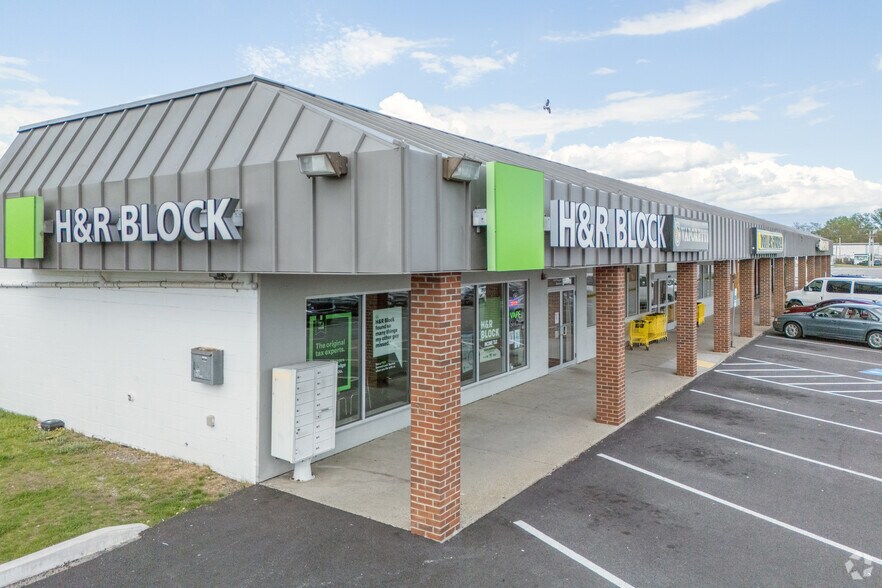 More Photos Of 40-100 Newport Ave, Rumford Unknown For Sale