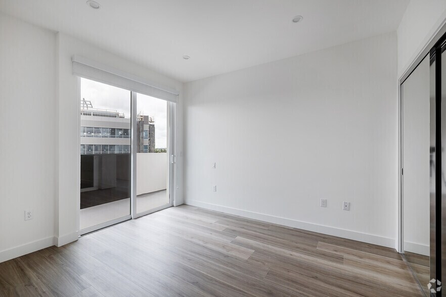 More Photos Of 951 Ogden Ave, Los Angeles Apartments For Lease