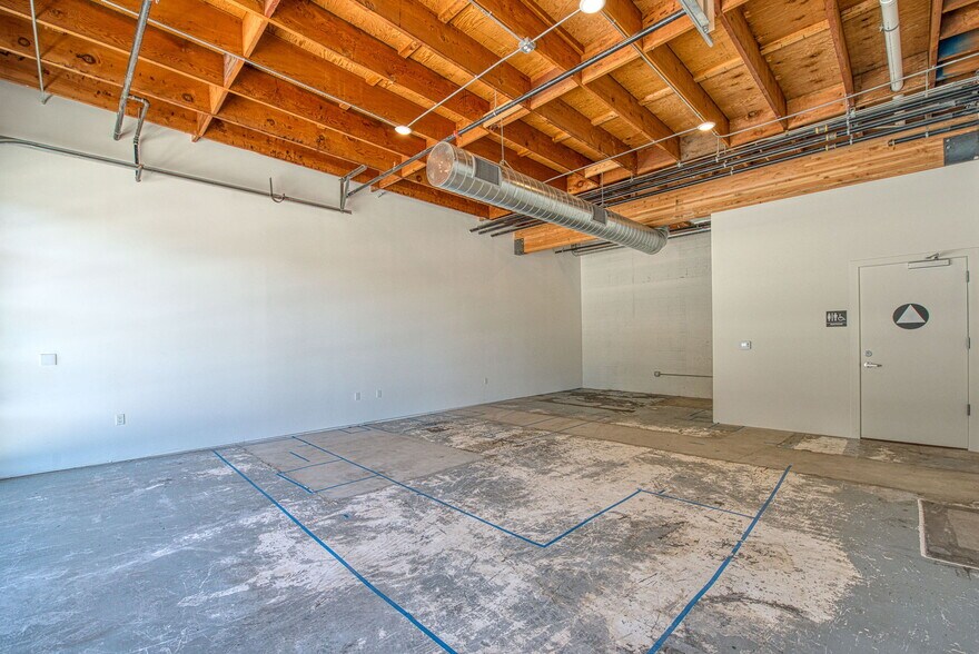 More Photos Of 760 Fulton St, Fresno Auto Repair For Lease