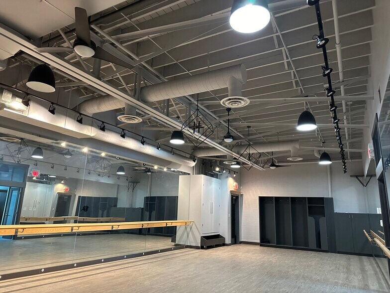 More Photos Of 10939 120th St NW, Edmonton General Retail For Lease