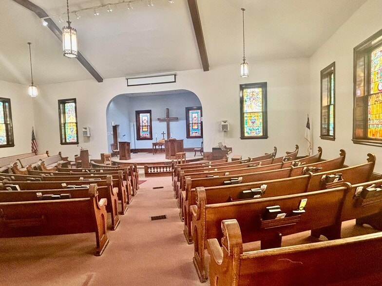 More Photos Of 13 E High St, Jeffersonville Religious Facility For Sale