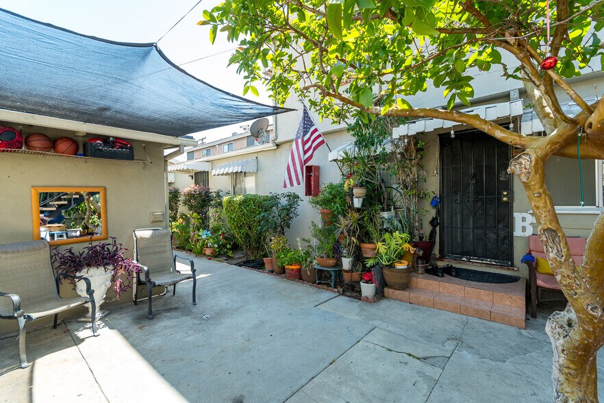 More Photos Of 529 Raleigh St, Glendale Apartments For Sale