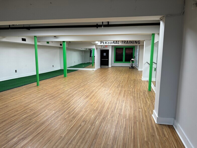 More Photos Of 134 Garth Rd, Scarsdale Storefront For Lease