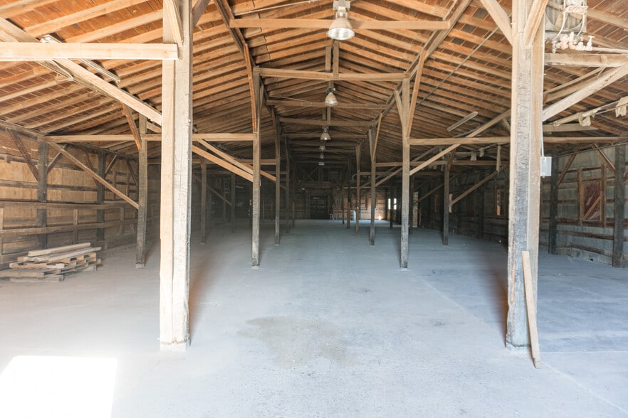 More Photos Of 1921 N Main St, Monticello Unknown For Lease