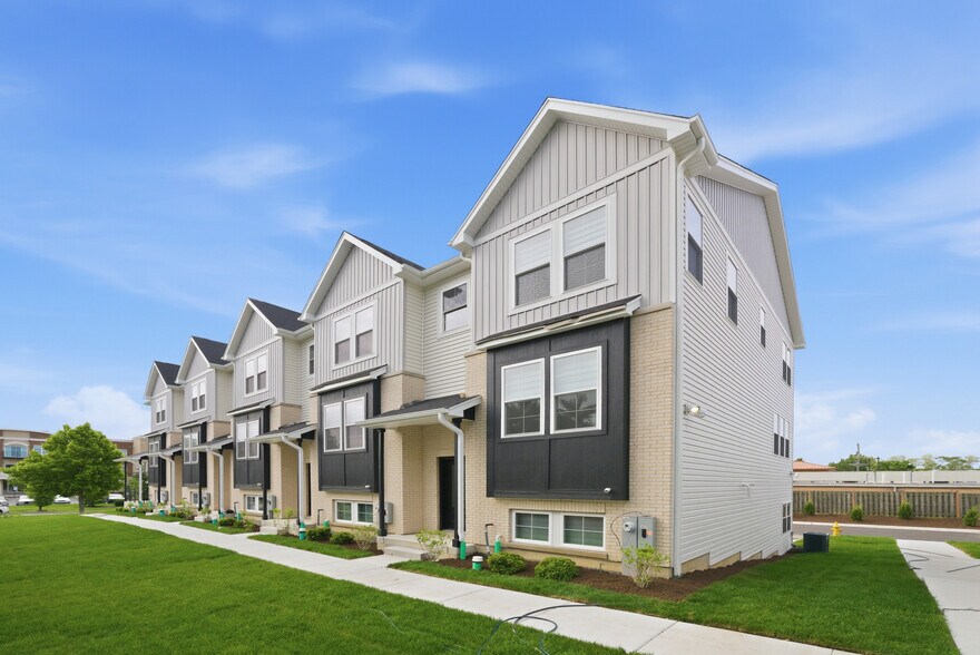 More Photos Of 214 N Walnut St, Bensenville Apartments For Sale