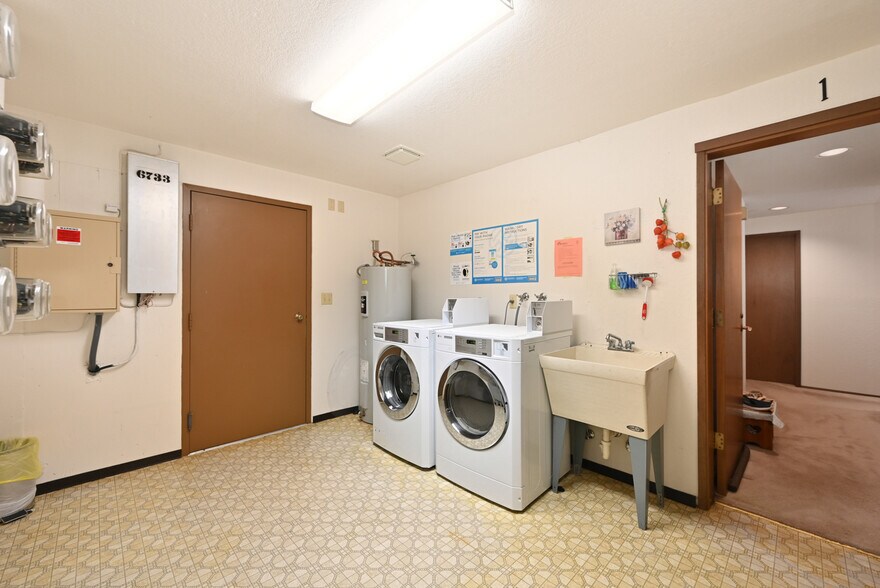 More Photos Of 3323 Oakes Ave, Everett Apartments For Sale