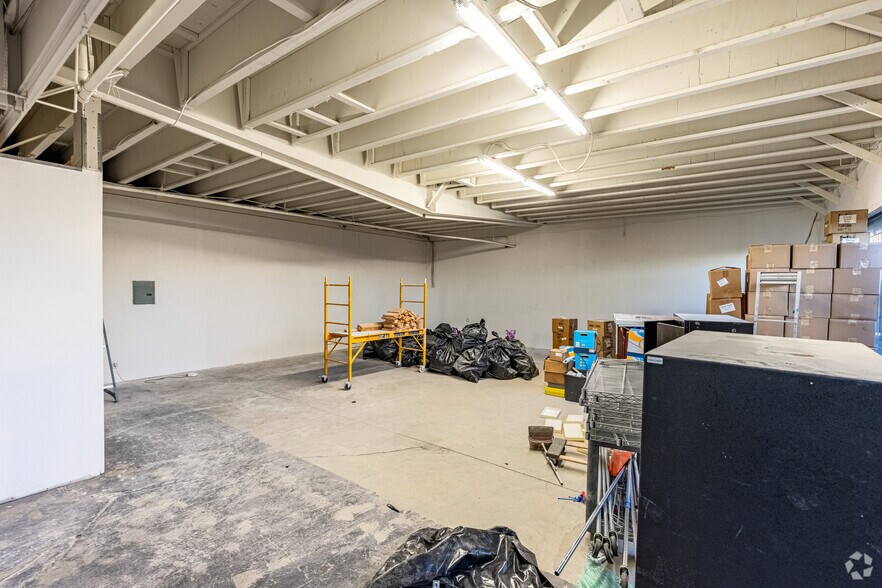 More Photos Of 6746 Valjean Ave, Van Nuys Loft Creative Space For Sale