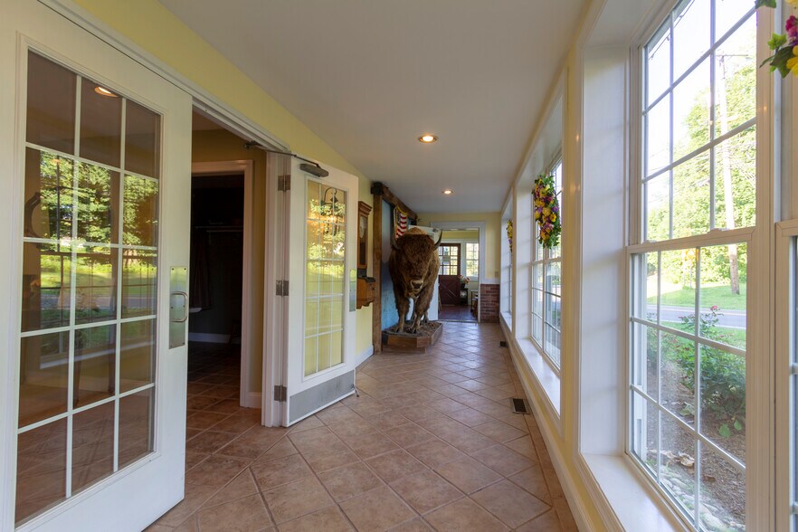 More Photos Of 898 Allentown Rd, Telford Restaurant For Sale