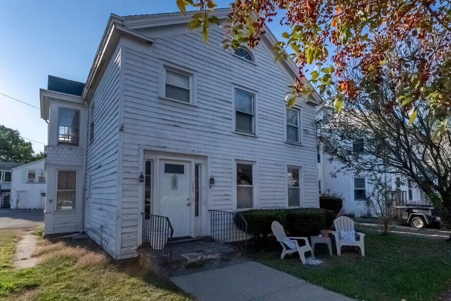 More Photos Of 180 Broadway, Port Ewen Storefront Retail Office For Sale