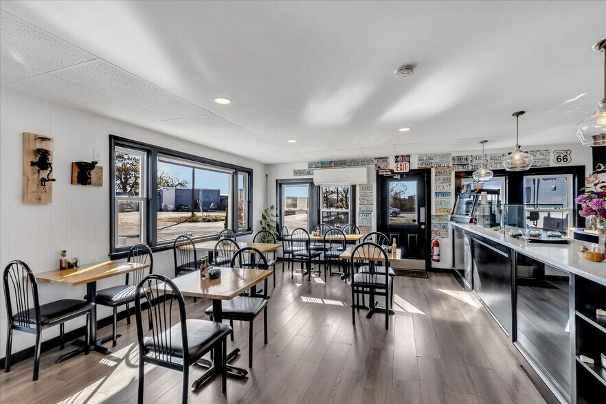 More Photos Of 225 Iyannough Rd, Hyannis Restaurant For Sale