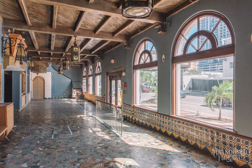 More Photos Of 123 4th St S, Saint Petersburg Freestanding For Lease