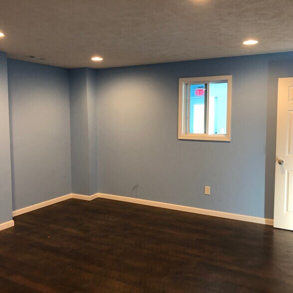 More Photos Of 208 W Front St, Alda Storefront Retail Office For Lease