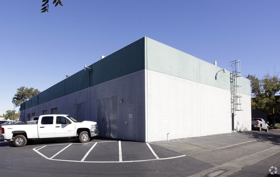 More Photos Of 1930 5th St, Davis Manufacturing For Lease