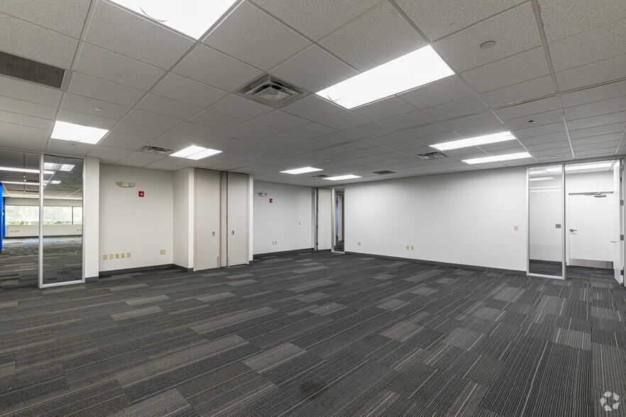 More Photos Of 2 Gateway Blvd, East Granby Office For Lease