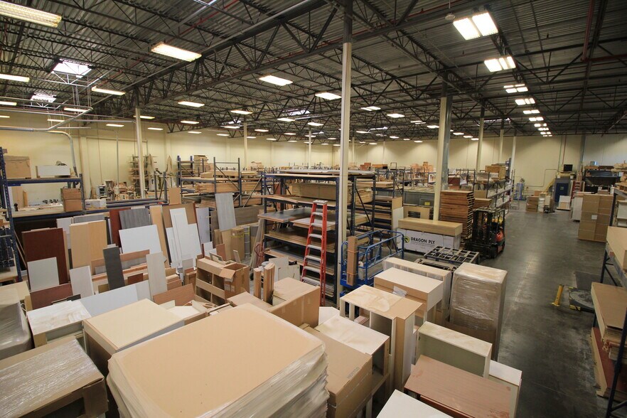 More Photos Of 94-453 Ukee St, Waipahu Warehouse For Lease