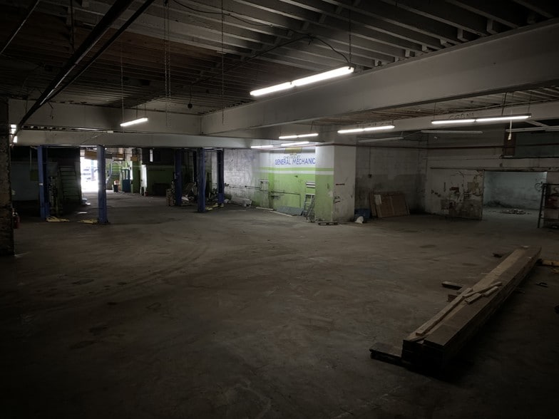 More Photos Of 1932 Jerome Ave, Bronx Warehouse For Lease