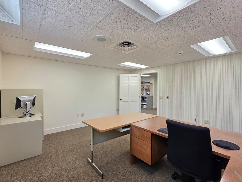 More Photos Of 338 E Montpelier Rd, Barre Town Office For Sale