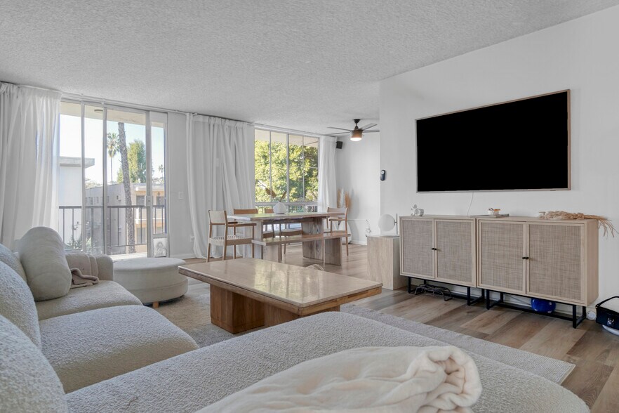 More Photos Of 8011 Romaine St, Los Angeles Apartments For Sale