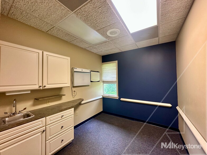 More Photos Of 2201 Ridgewood Rd, Wyomissing Medical For Sale