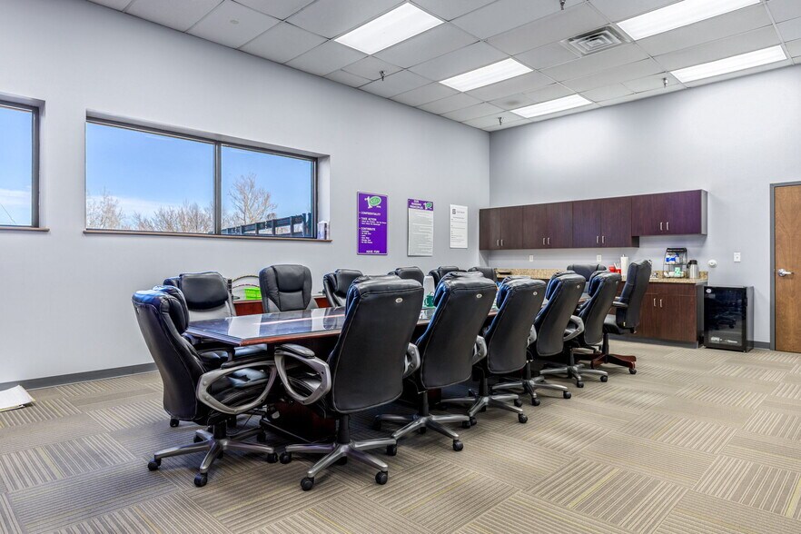 More Photos Of 4631 N Saint Peters Parkway, Saint Charles Flex For Sale