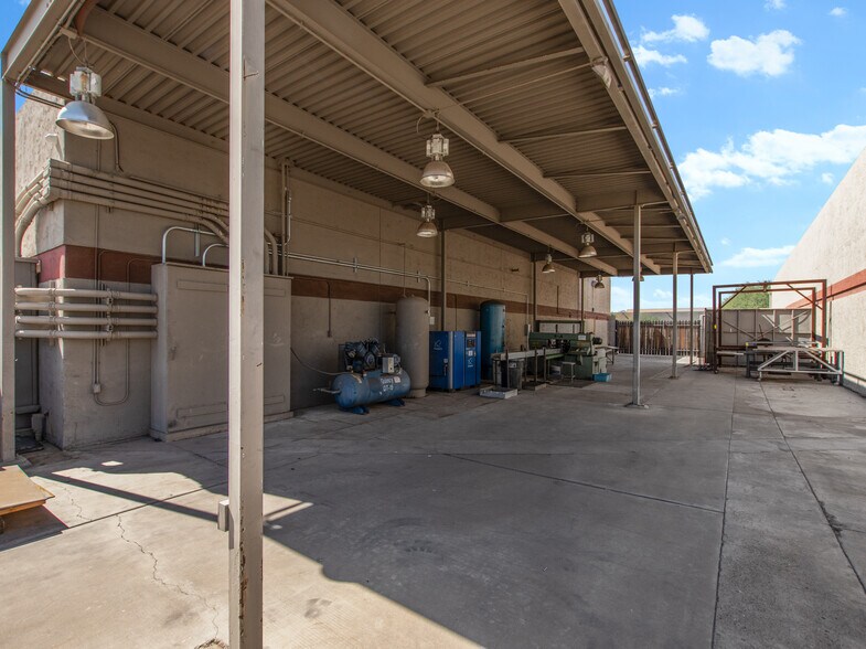 3207 S Hardy Dr, Tempe, AZ 85282 Warehouse For Sale