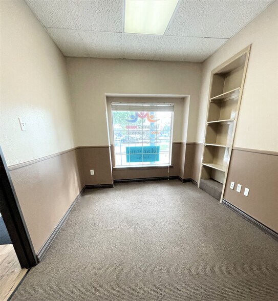 More Photos Of 103 N Goliad, Rockwall Office For Lease