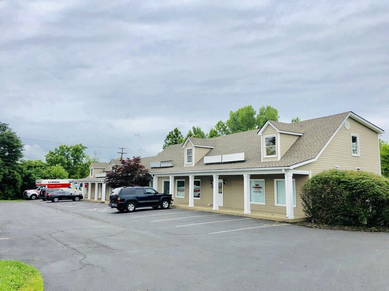 More Photos Of 606 Crystal Pl, La Grange Freestanding For Lease