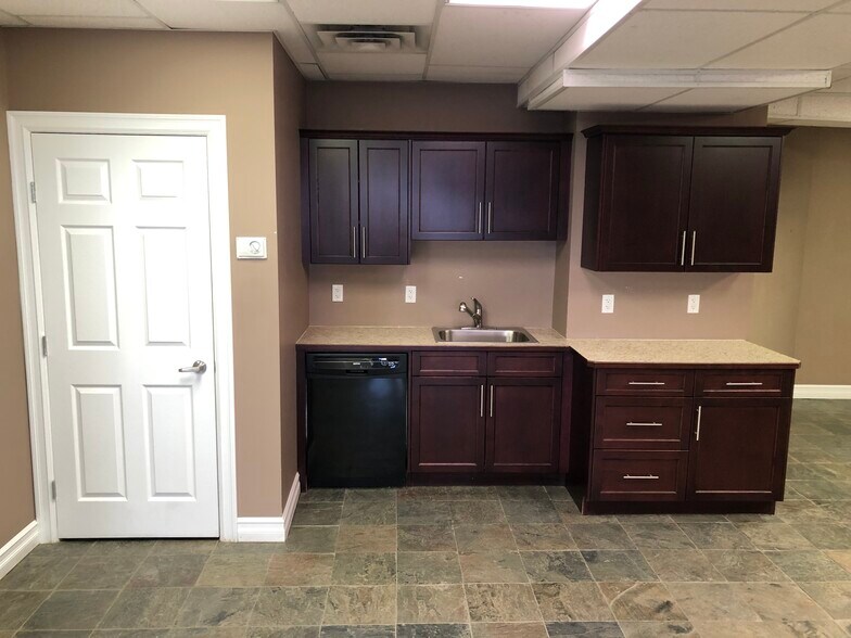 More Photos Of 104 - 138 Se, Calgary, Ab Av, Calgary Apartments For Sale