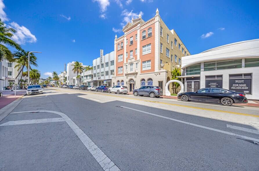 More Photos Of 727 Collins Ave, Miami Beach Apartments For Sale