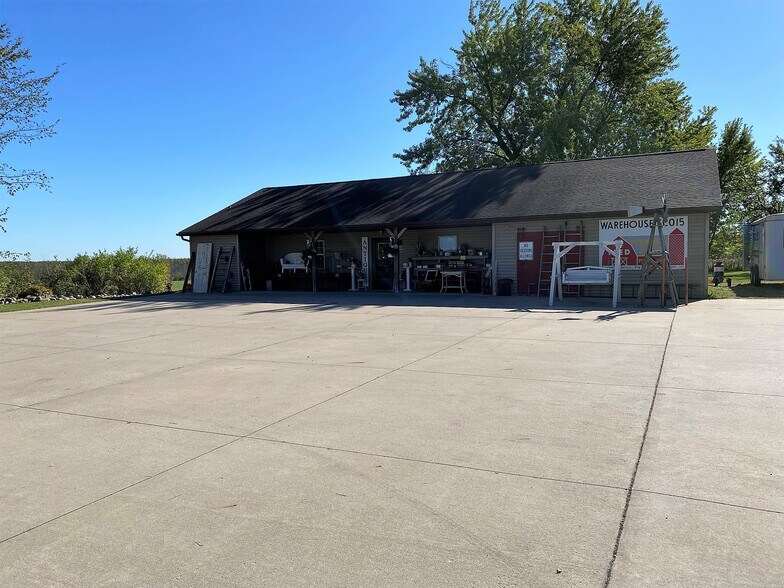 More Photos Of W2003 State Road 21, Berlin Daycare Center For Sale