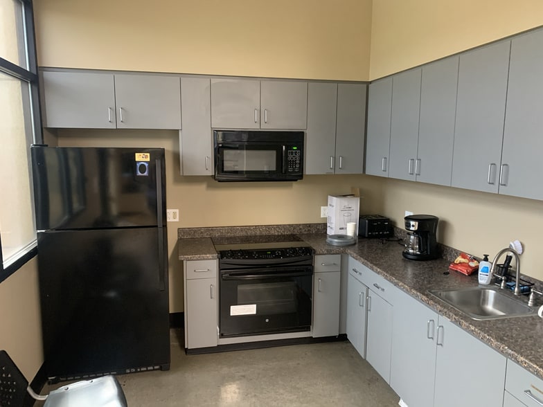 More Photos Of 17259 Golden Valley Pky, Lathrop Office For Lease