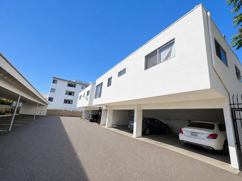 More Photos Of 7356 Haskell Ave, Van Nuys Apartments For Sale