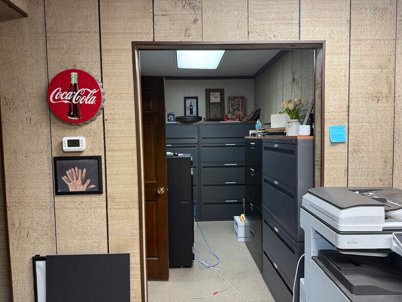 More Photos Of 424 Hackney Ave, Washington Industrial For Sale