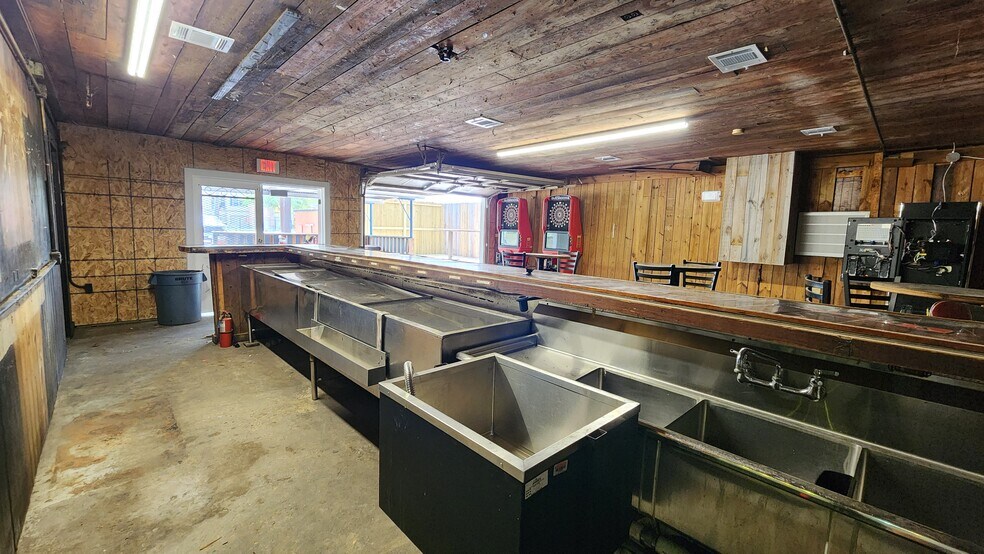 More Photos Of 6225 Greens Rd, Humble Bar For Lease