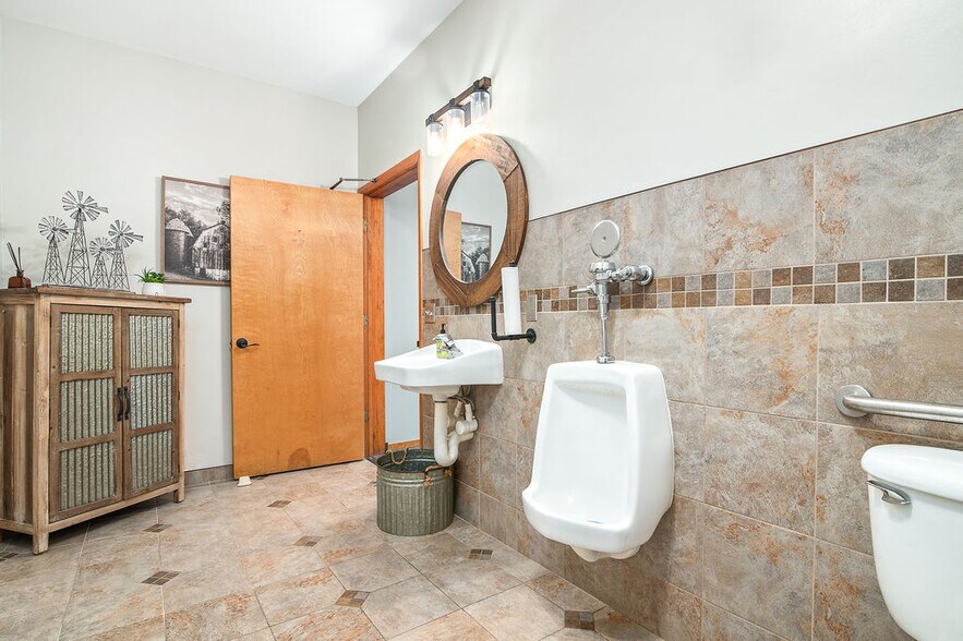 More Photos Of 7951 Hwy 35, Bigfork Restaurant For Lease