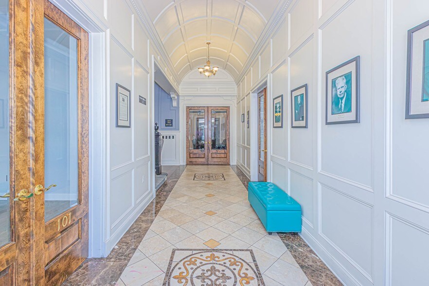 More Photos Of 110 W Indiana Ave, Deland Office For Sale