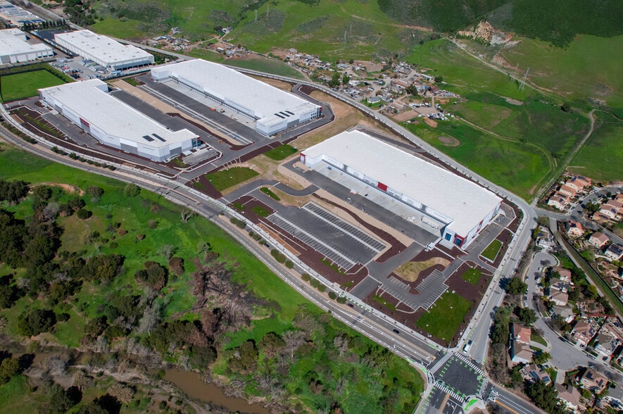 More Photos Of 550 Piercy Rd, San Jose Unknown For Lease