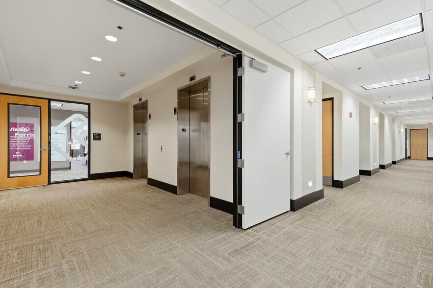 More Photos Of 12550 SE 93rd Ave, Clackamas Office For Lease