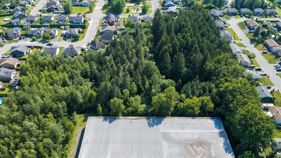 More Photos Of 2945 Boul Lemire, Drummondville Manufacturing For Sale