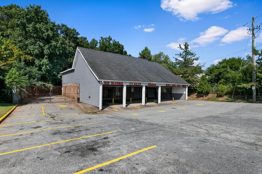 More Photos Of 2059 Candler Rd, Decatur Auto Repair For Sale