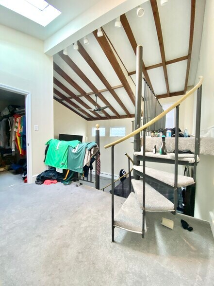 More Photos Of 8329 Delaware Ave, Upper Darby Service For Sale