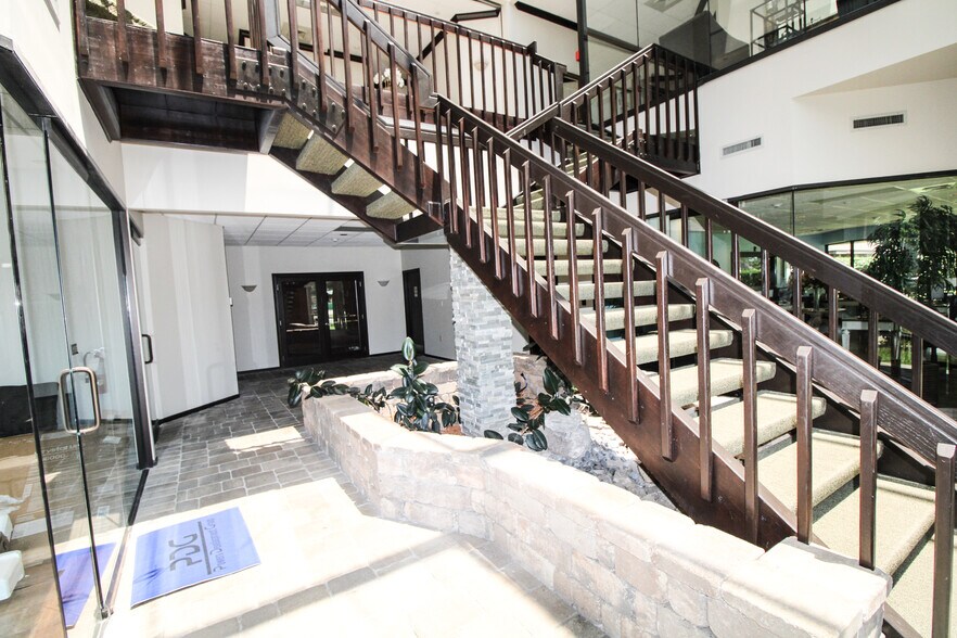 More Photos Of 4811 Atlantic Blvd, Jacksonville Office For Sale