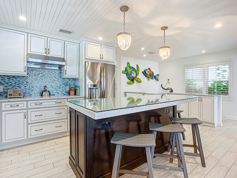 More Photos Of 2903 Hill St, New Smyrna Beach Hotel For Sale