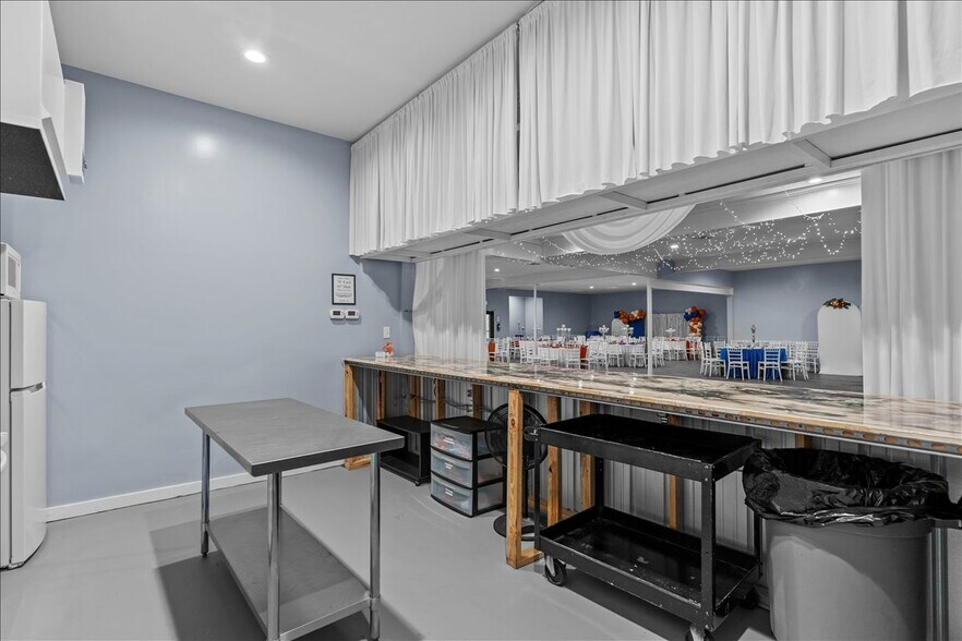 More Photos Of 88 N Daleville Ave, Daleville General Retail For Sale