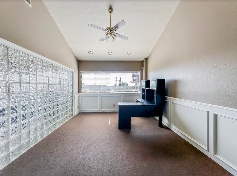 More Photos Of 5918 McPherson Rd, Laredo Loft Creative Space For Sale