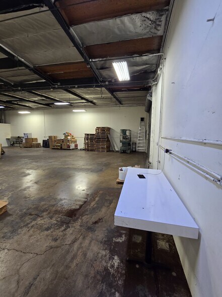 More Photos Of 10282 Trask Ave, Garden Grove Warehouse For Lease