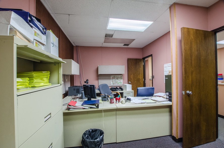 More Photos Of 35 N Park St, Mansfield Office For Sale
