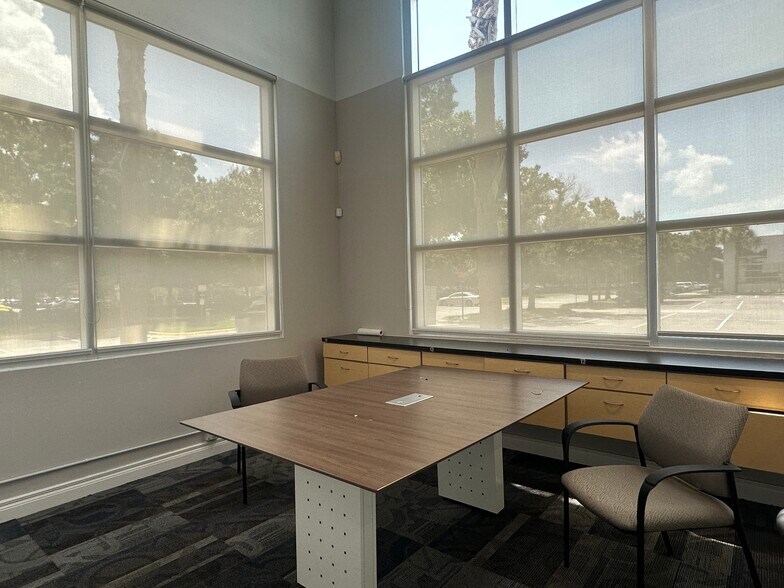 More Photos Of 8810 Commodity Cir, Orlando Showroom For Sale