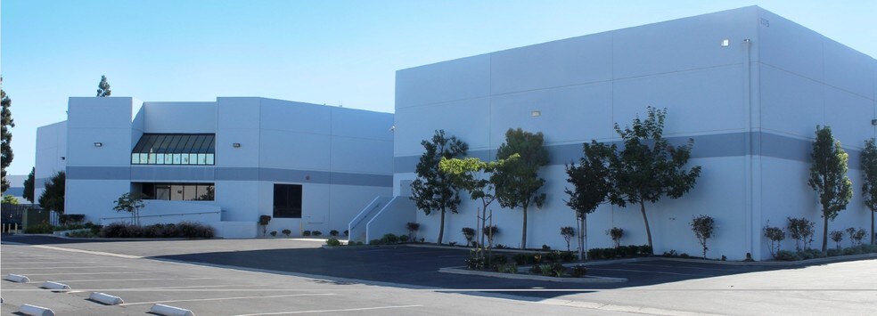 More Photos Of 7375 Chapman Ave, Garden Grove Warehouse For Lease
